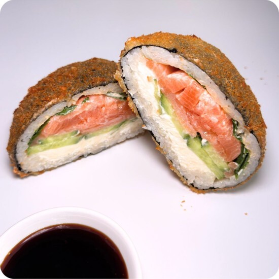 Суши бургер с лососем