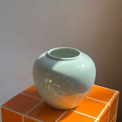 Ваза однотонная