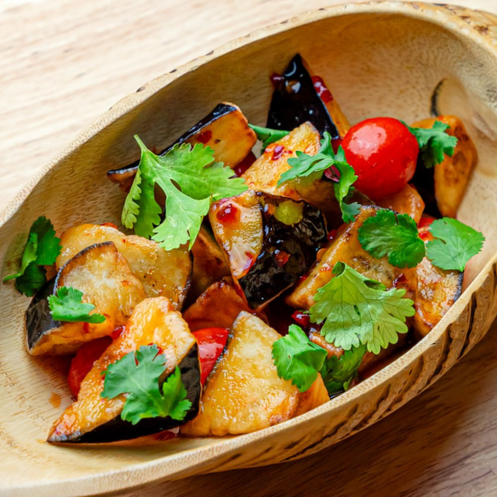 Салат с жаренными баклажанами по-азиатски