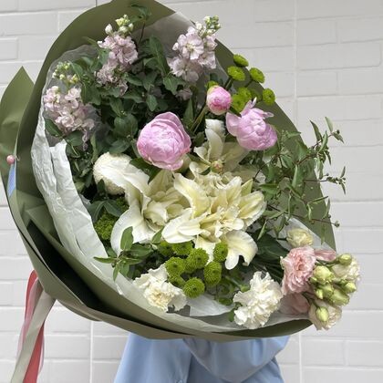 Букет Lily+peonies