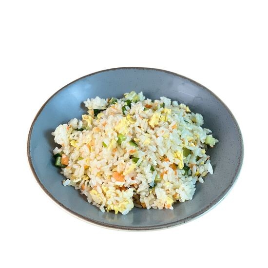Рис жареный с овощами и яйцом