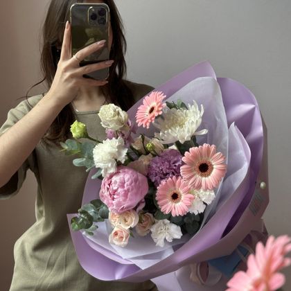 Букет с пионом