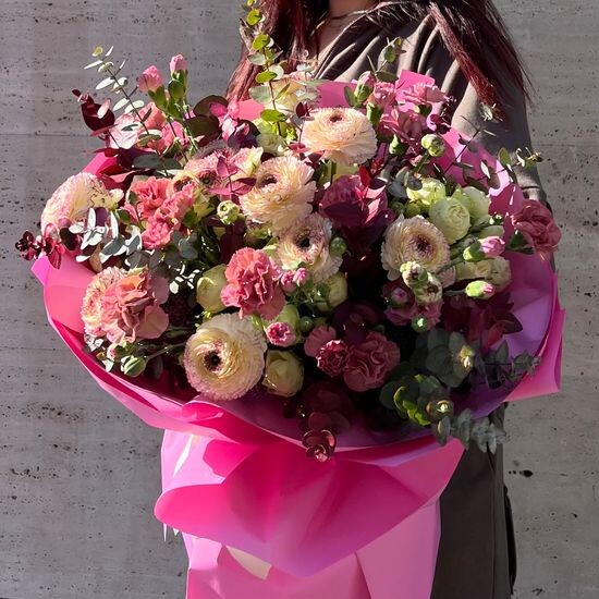 Букет «Madeira» с гвоздиками