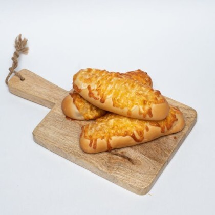 Сосиска запеченная с сыром