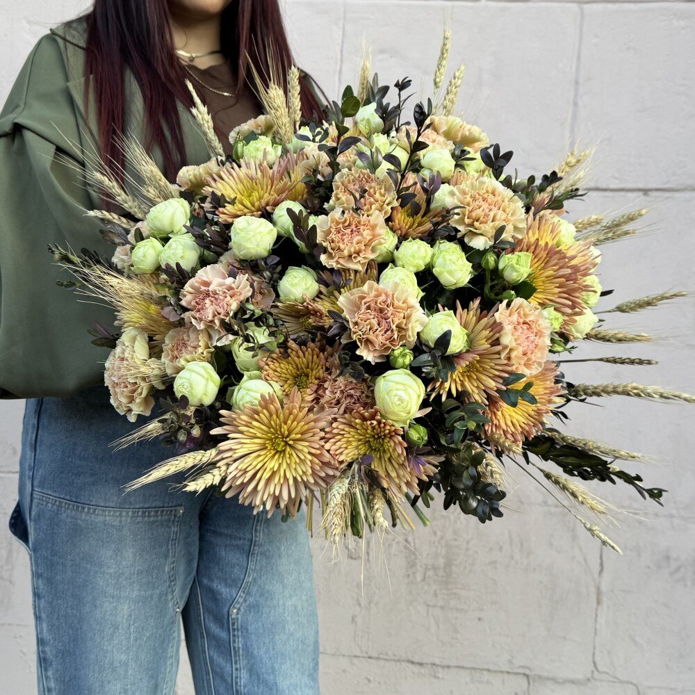 Букет «Rhône» с розами и гвоздиками