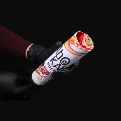 Роллы в тубусе «Калифорния» с лососем