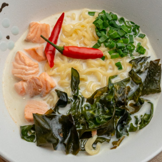 Рамен с лососем