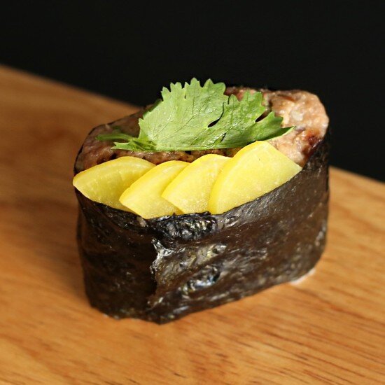 Гункан с Тунцом Тар Тар