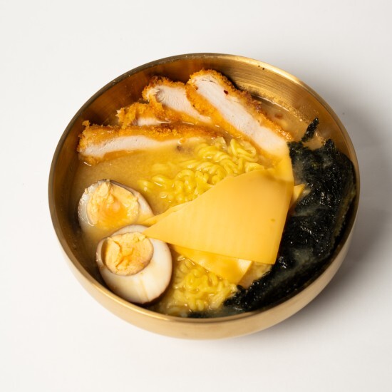 Сырный рамен с курицей