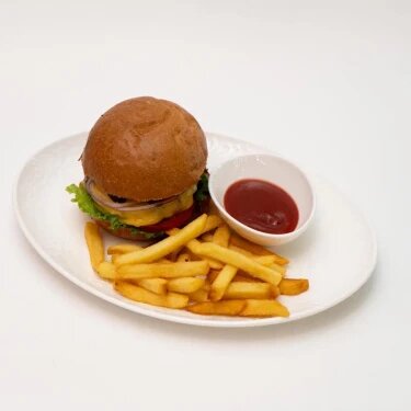 Бургер с говяжьей котлетой