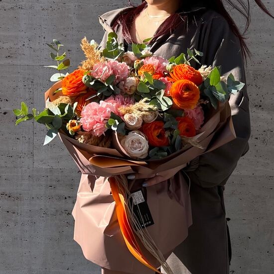 Букет «Etna» с гвоздиками