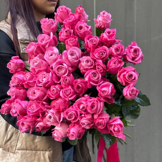 Малиновые розы «All 4 love» 90 см 51 шт