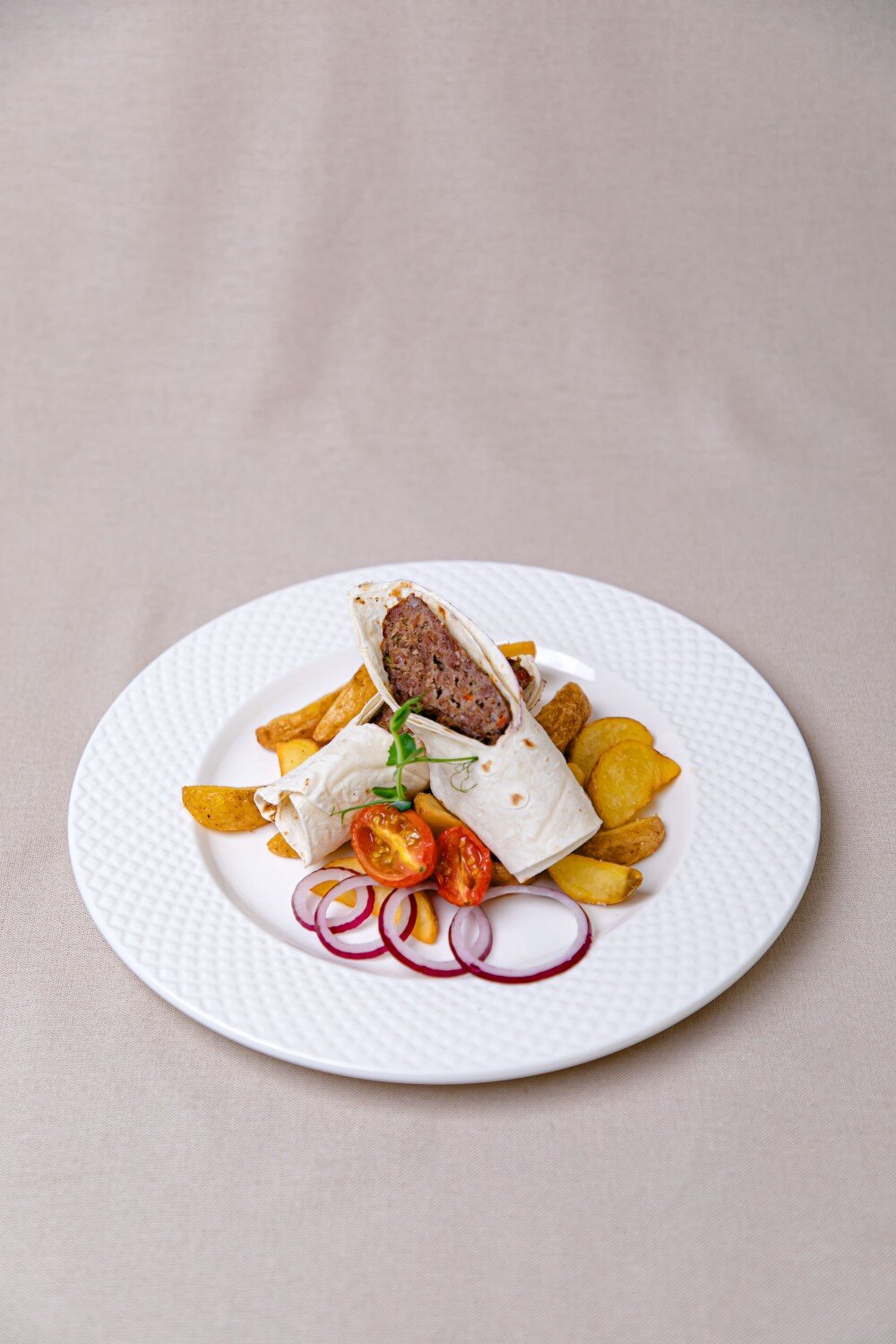 Люля - Кебаб в лаваше с картофельными дольками