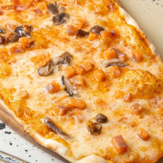 Пицца Salmone con Funghi