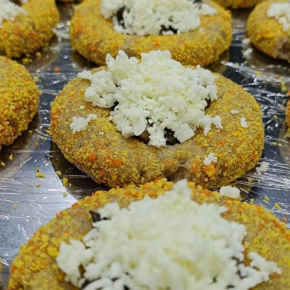 Биточки куриные с грибами и сыром Моцарелла