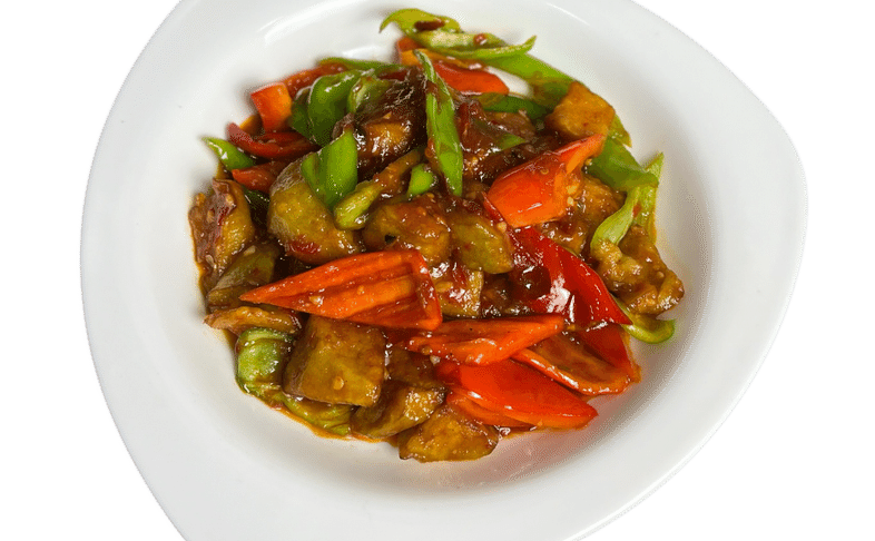 Баклажаны тушеные в красном соусе