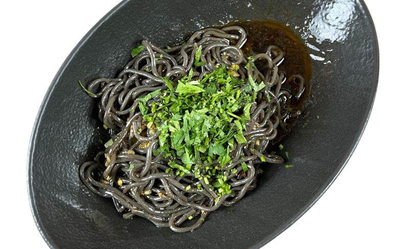 Черная фунчеза в кисло-остром соусе