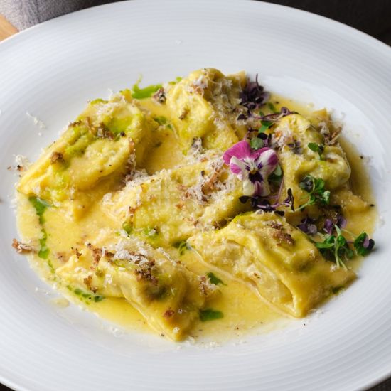 Равиоли с телятиной и черным трюфелем