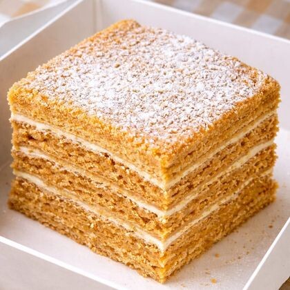 Медовое пироженое