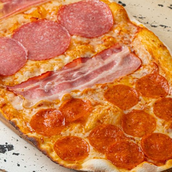 Пицца Tre salami