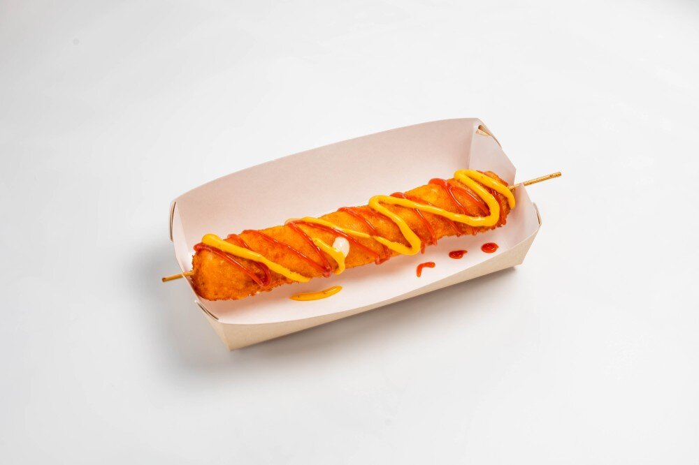 Корн-дог (с сосисками и сыром)
