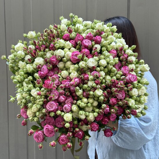 Кустовые розы «Lady and Miss bombastic» 90 см