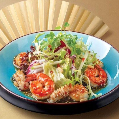 Теплый салат с морепродуктами