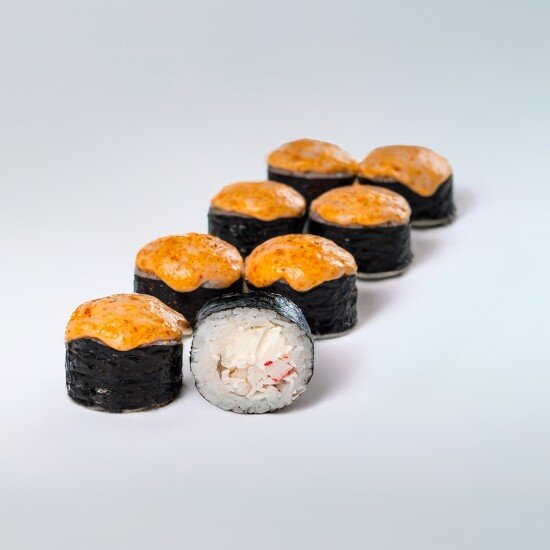 Снежный ролл с крабом и яки шапкой