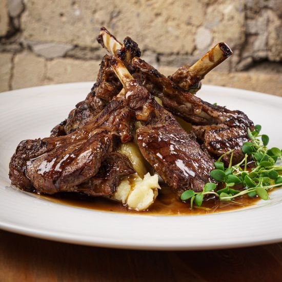 Каре ягненка с картофельным пюре