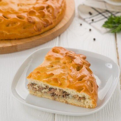 Пирог с семгой и рисом