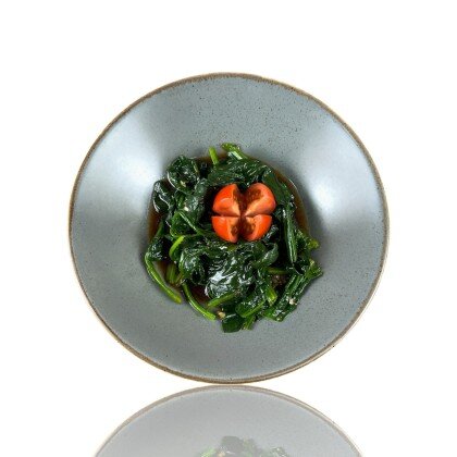 Шпинат в чесночном соусе