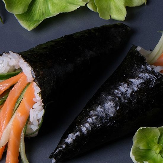 Темаки сяке