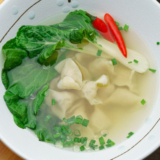 Бульон с вонтонами