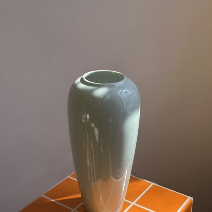 Высокая ваза