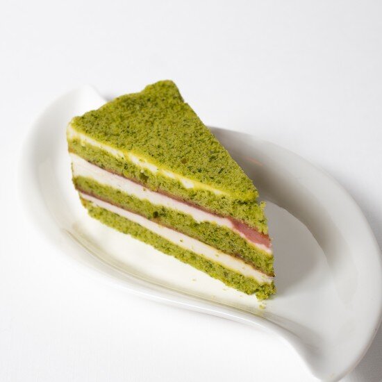 Тортик шпинатный с клубникой