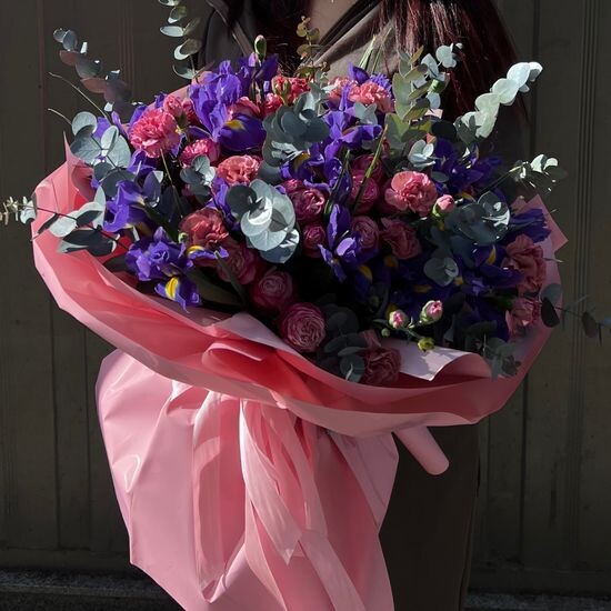 Букет «Heilong» с ирисами