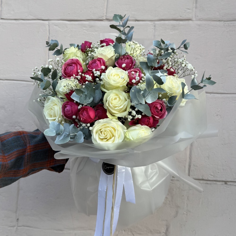 Букет «Delaware» с розами