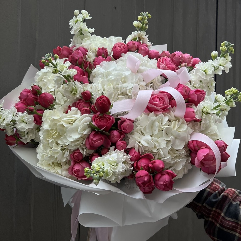 Букет «Perfection» с гортензиями