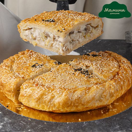 Пирог с курицей, картофелем и грибами