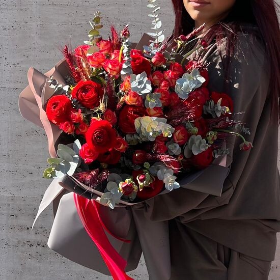 Букет «São Francisco» с ранукулусами